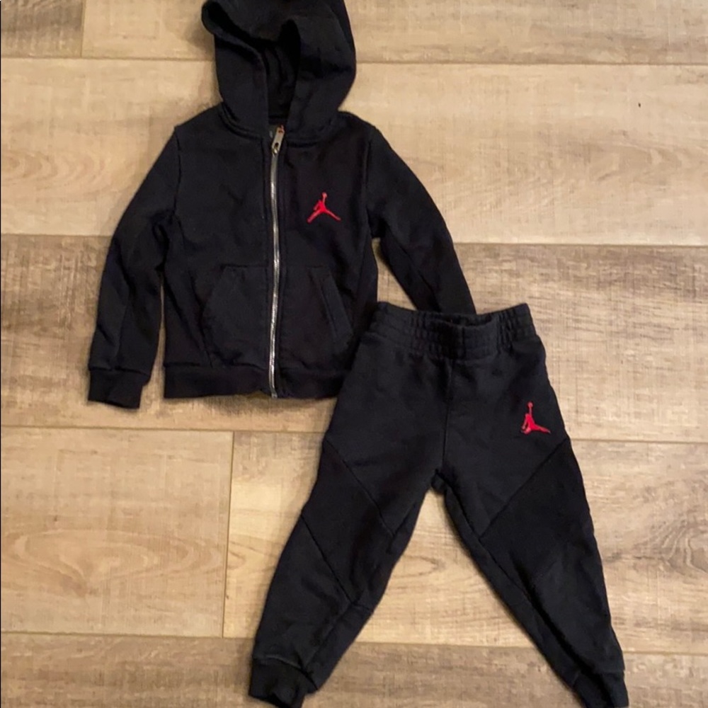 Jordan 2T matching set